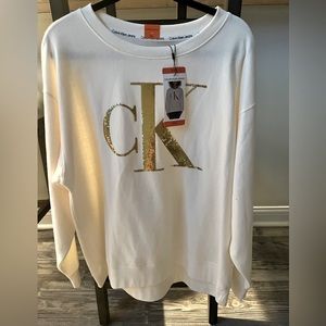 NWT Calvin Klein w/ Gold Bling Crewneck Cream in color XXL 🌟